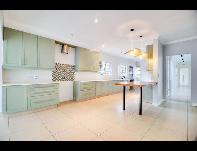 4 BEDROOM HOUSE FOR SALE IN WINDSOR GLEN